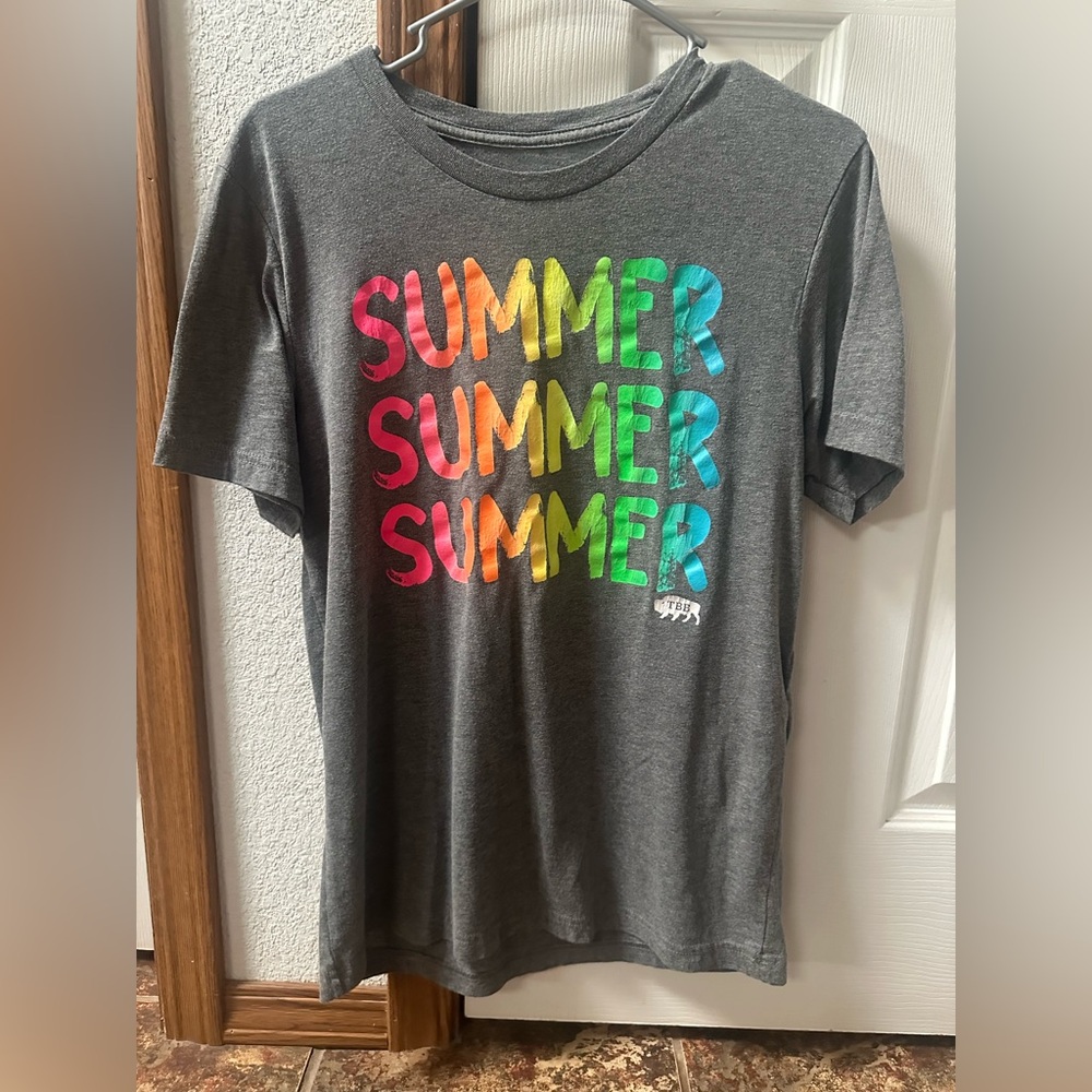 Women’s tshirt bundle!!